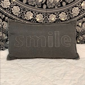 SMILE Throw Pillow